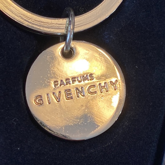 Bag Charm Givenchy Key Ring Gold Star Signature Tag Gold-tone Parfums Luxury - Picture 4 of 7